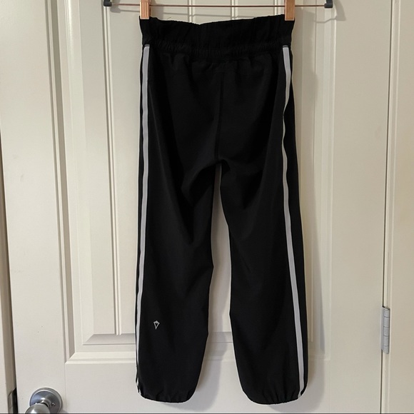 Ivivva by lululemon crop pants - Picture 5 of 7